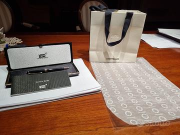 Penna Montblanc nuova e bustaregalo, da 550 a 215€