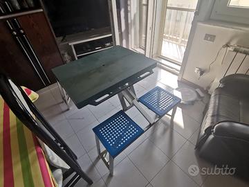 tavolo da campeggio pieghevole per quattro persone