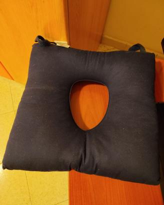 Cuscino antidecubito con foro centrale