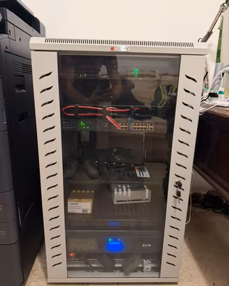 Server HPE Gen11 + Rack 20U UPS, NAS QNAP Switch