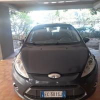 privato vende Ford fiesta ,1400 tdi, nessun lavoro