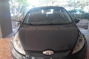 privato vende Ford fiesta ,1400 tdi, nessun lavoro