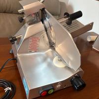 Affettatrice in acciaio