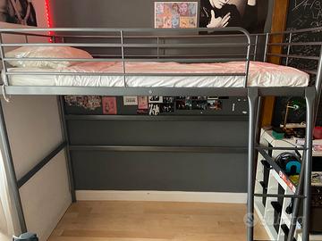 letto svarta ikea e materasso