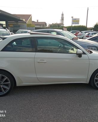 Audi A1 1.6 S.LINE TDI 105 CV 3P Ambition PASAGGIO