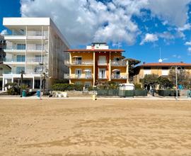 Fronte mare due camere piano terra