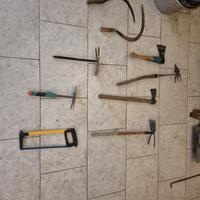 seghetto rastrello falce pala