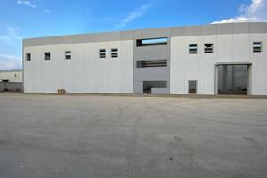 Immobile di 1580 m² con 2 locali a Caivano