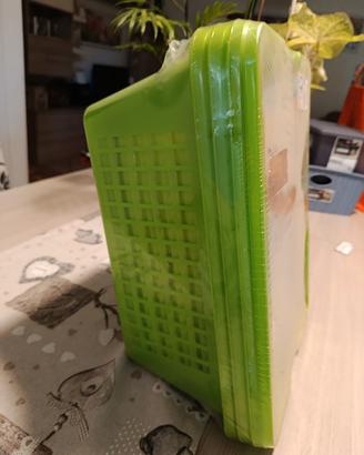 Carrello con 4 cestini in plastica