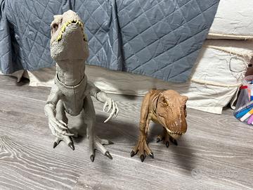 Jurassic World due dinosauri