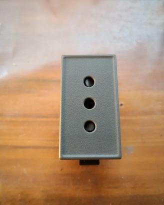 Presa 10A Siemens DELTA Futura art. 5UB9102