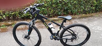 Mountain bike praticamente come nuova