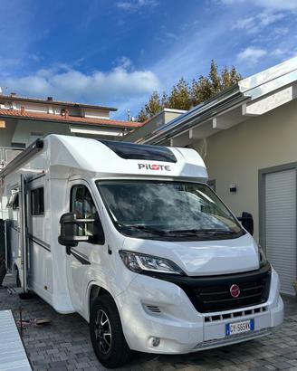 2025 PILOTE P696 expression