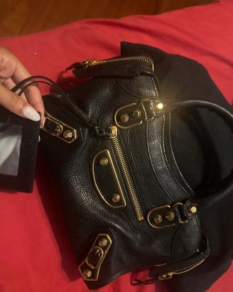 city mini  black aj