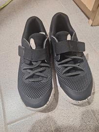 scarpe da ginnastica