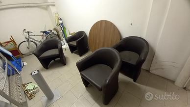 4 poltrone effepi con tavolo rovere e base acciaio