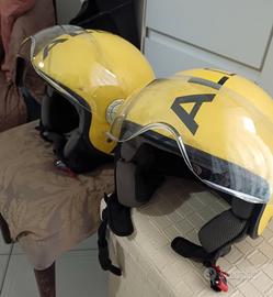 Numero 2 caschi moto