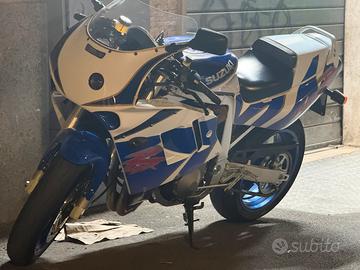Suzuki GSX 1100 R