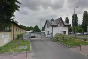 BOX DISPONIBILI SINGOLI E DOPPI IN VIA CAPECELATRO