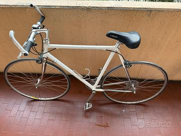 Bici da corsa MEO Zurigo Shimano 105 Mavic MA3