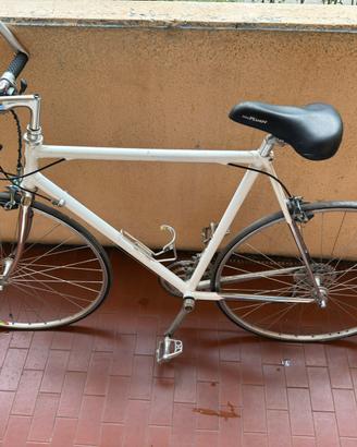 Bici da corsa MEO Zurigo Shimano 105 Mavic MA3