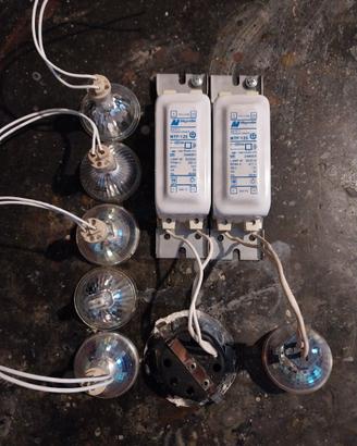 Lampade alogene 12 V con trasformatori