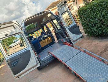 Fiat Doblo 1.6i TETTO ALTO TRASPORTO DISABILI