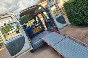 Fiat Doblo 1.6i TETTO ALTO TRASPORTO DISABILI