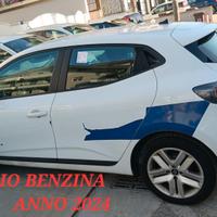 Renault Clio INCIDENTATA SINISTRATA MONDIALCARS 02