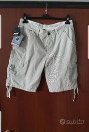 Pantaloncini nuovi con etichetta