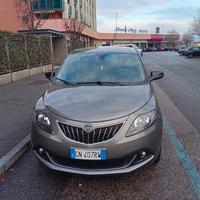 Lancia Ypsilon Hybrid superaccessoriata