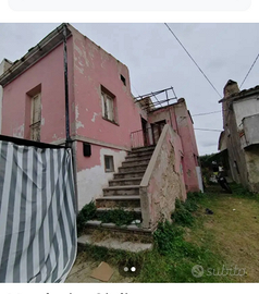 Casa/rustico semindipendente da ristrutturare
