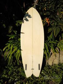 surfboard twinfin fish tavola surf AJW