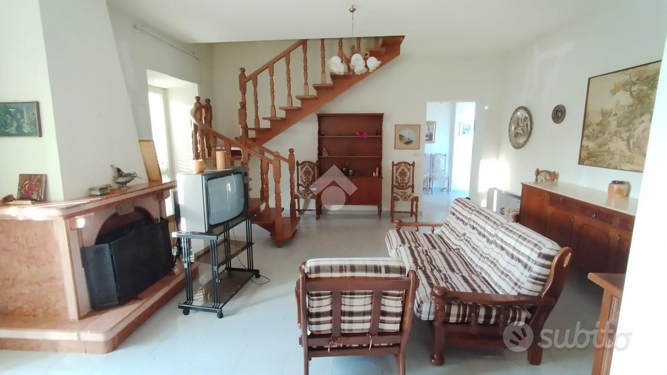 6-Zimmer-Wohnung, 230 m²