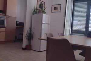 casa semi-indipendente su due livelli 