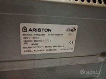 Forno a Microonde Ariston MW222M con Grill - 850W