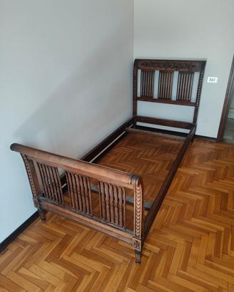 Struttura per letto in legno massello