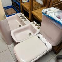 Sanitari Ideal Standard “Conca” colore rosa