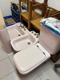 Sanitari Ideal Standard “Conca” colore rosa