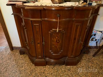 Credenza classica