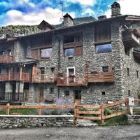 Appartamento pietra e legno immerso nella natura