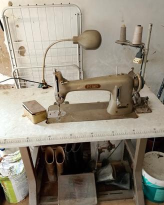 macchina da cucire professionale PFAFF