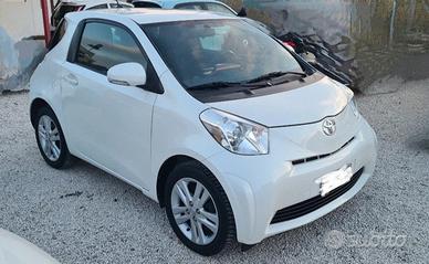 TOYOTA iQ 1.0
