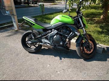 Moto Kawasaki ER 6N