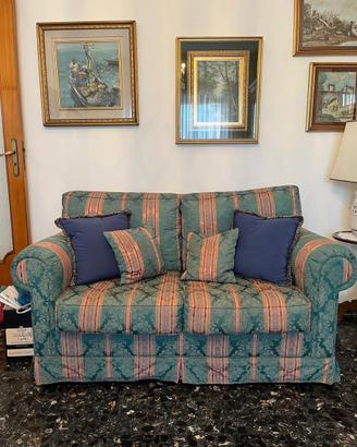 Divano 2 posti in stile classico