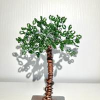 Albero fatto a mano in ferro con fili e perline