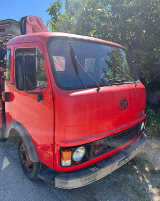 Camion Fiat OM40 gru e ribaltabile pat B