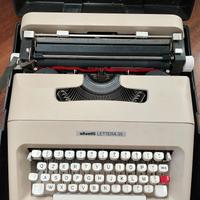 Macchina da scrivere Olivetti Lettera 35 vintage