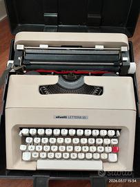 Macchina da scrivere Olivetti Lettera 35 vintage