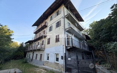 CASA SEMI INDIPENDENTE CON CORTILE PRIVATO A STRON